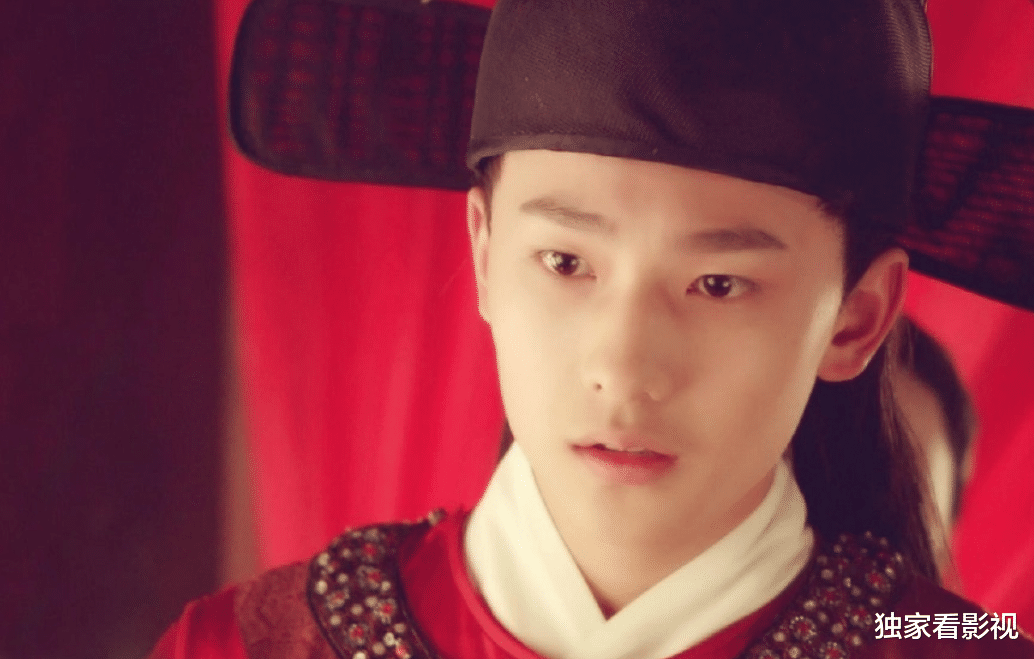 刘迦|刘迦在《披荆斩棘的哥哥》稳成团？长情的他与大13岁女友相恋10年