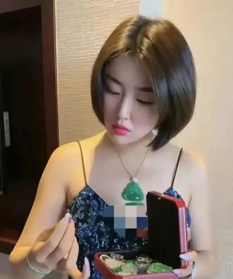 张玉娇|刘小光介绍张玉娇给赵本山，被收为徒孙，得到赵本山肯定财产飙升