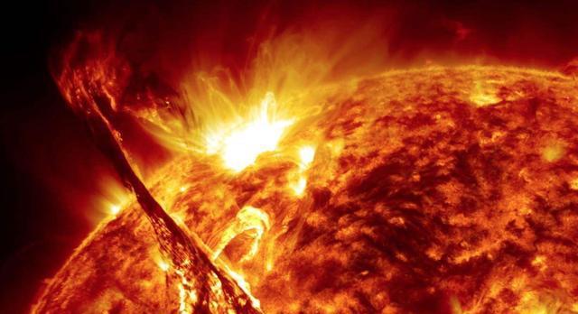 科学家 为啥宇宙最高温度为1.4亿亿亿亿度，而最低温度只有-273.15℃？