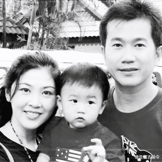 老挝|华裔泰国最美前总理英拉：未婚却被男友宠爱26年，在中国当董事长