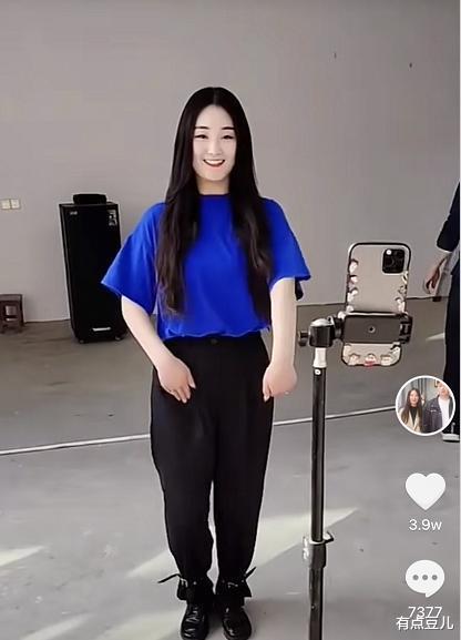 朱之文|大衣哥独自宅家喝闷酒，称“家家有本难念的经”，被疑与儿媳有关