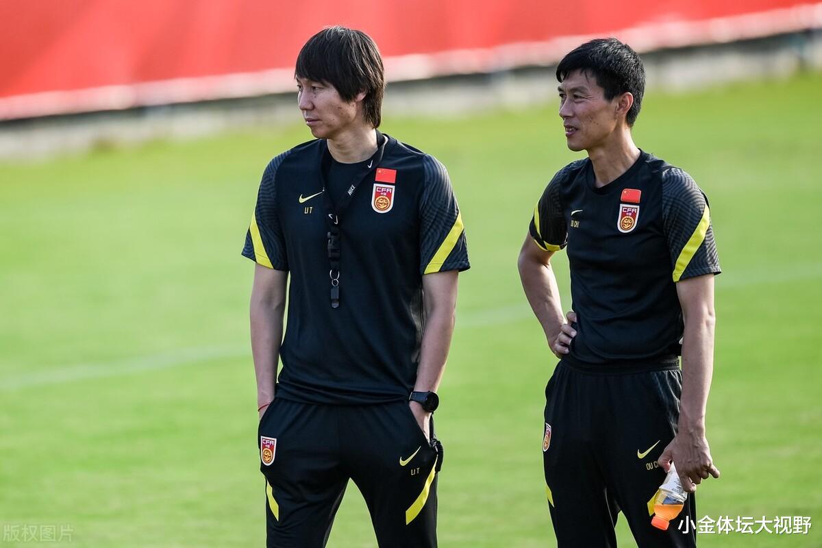 英錦賽|亞洲頂級強(qiáng)隊羨慕國足：主力缺陣訓(xùn)練不足，國足訓(xùn)練場現(xiàn)不明人員