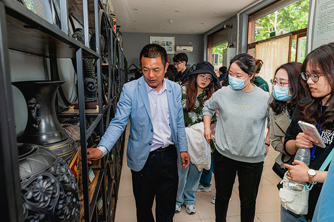 燕赵时讯 河北工业大学建筑与艺术设计学院师生走进雄州黑陶拙匠艺术馆
