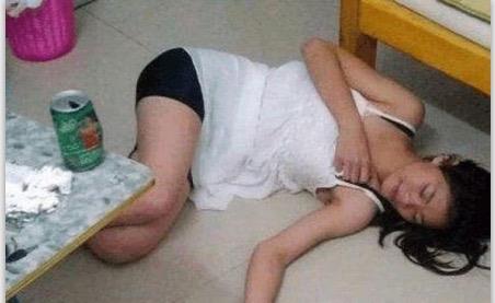 |“女同事失业了，来我家借宿，是时候出手了！”哈哈哈