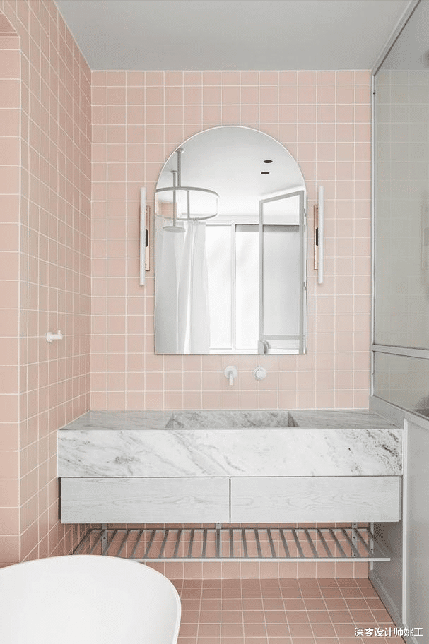 |这就是住2楼的快乐，阳台装细框窗户，引景入室，自成一道风景