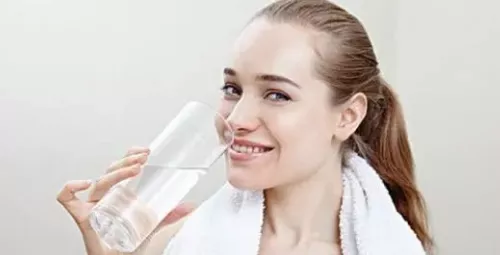 求职|面试官:你有5杯水,却来了6位领导,怎么办?高情商求职者被录取