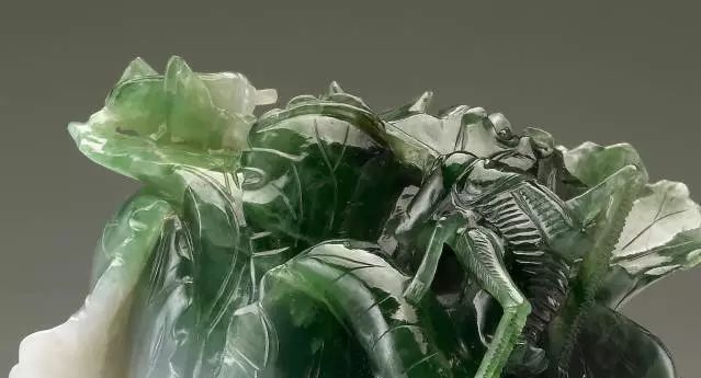 文玩|光绪帝最不待见的“丑妃”留下了一件普通翡翠陪嫁，却成镇宫之宝