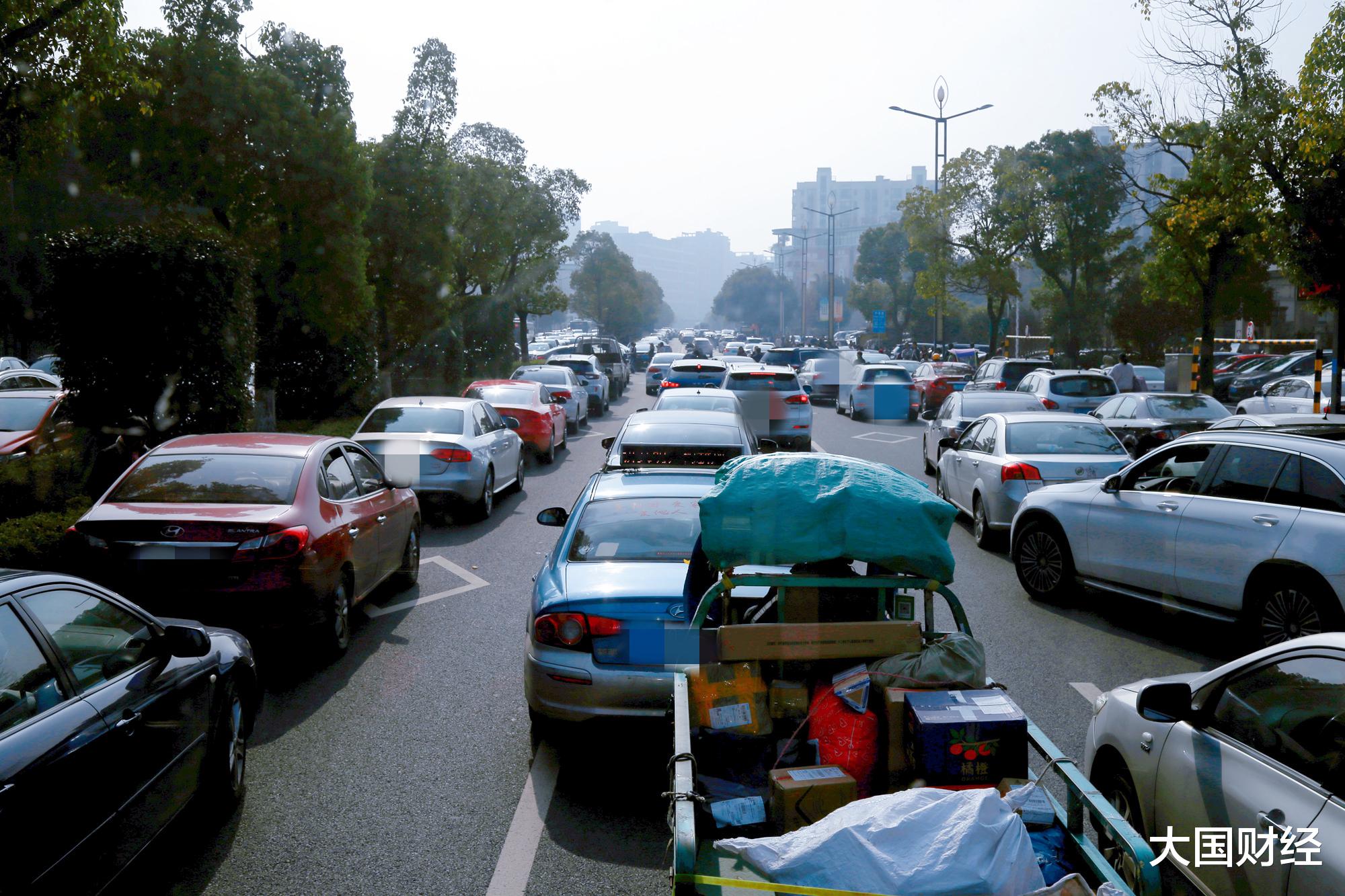 众泰|?又一国产车企“倒下”？负债750亿，创始人早已套现20亿跑路