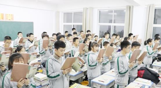 一更育儿|班主任坦言“语文好”的学生，基本都有四个特征，学渣装不来