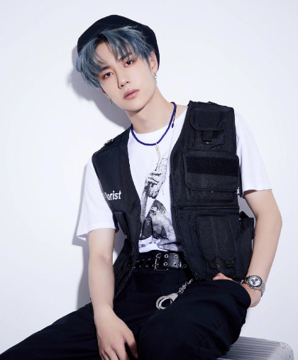 龚俊|明星超话人气大洗牌！王一博超龚俊1500万票，榜首雷打不动