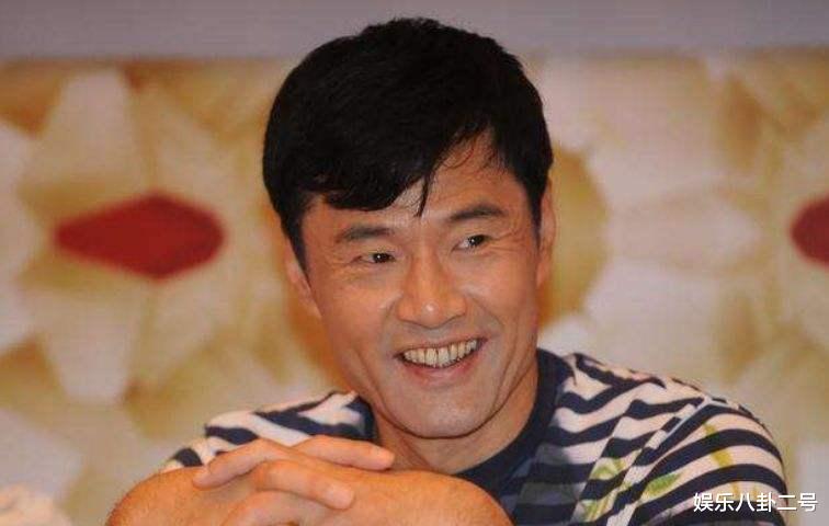 陈浩民|怪事！和平分手的于荣光，为何看起来比身败名裂的王力宏更可怜？