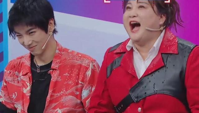 沈腾|当华晨宇一口气喝掉“道具水”，我意识到贾玲沈腾这类艺人多重要