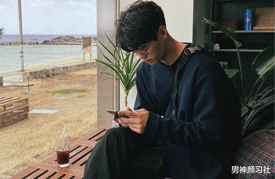 男神颜习社 被追捧的极简主义，让“坏男人”在秋天也能个是City boy