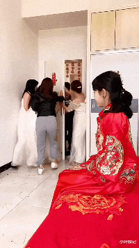 小叶娱记 “酒桌上领导把酒泼你脸上,你怎么办?”