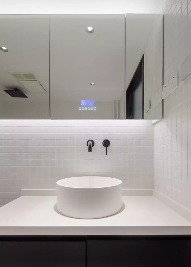 |60㎡小户型改造，全屋白色系，时尚又敞亮