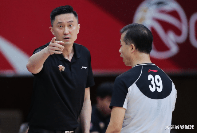 杜锋|超级高水平！杜锋硕士论文曝光：剖析男篮奥运会战术 字迹娟秀