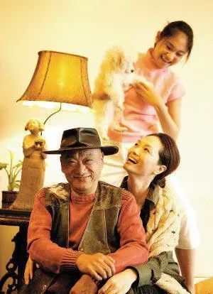 王菲|76岁知名主持人被曝晚景悽凉，小18岁妻子携女双双失联