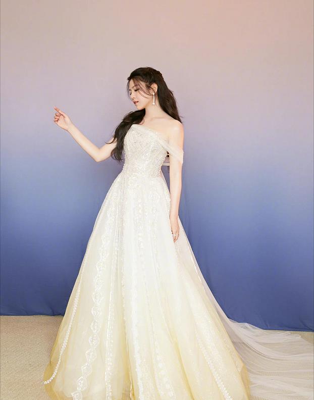 陈妍希|气质女星罕见破尺度 引人惊叹