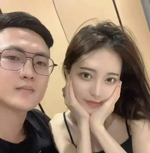 富二代|网红项思醒成“高端玩家”,富二代迟迟不愿退婚,身材也许是关键