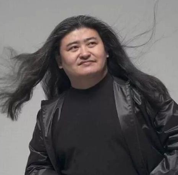 刘欢|57岁的歌王刘欢病情恶化，妻子不离不弃，如今的他已成这个样子