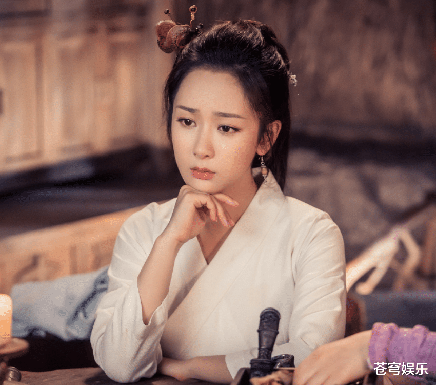 林允|同样饰演傻白甜女主，有人演得毫无违和感，有人却只演出了“傻”