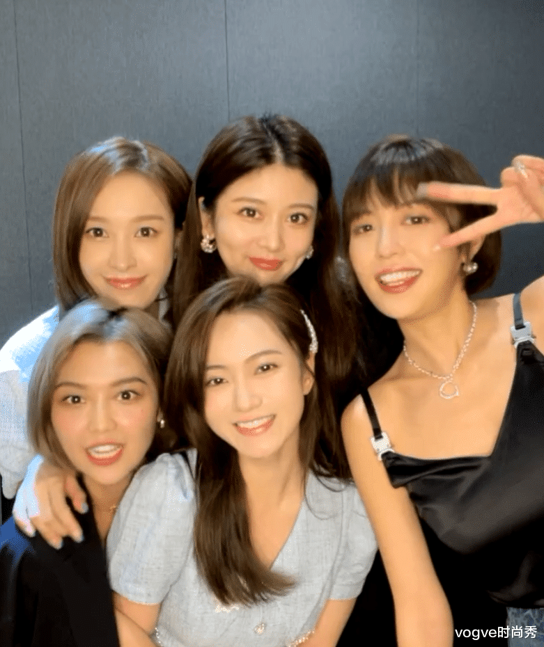 vogve时尚秀|心动的信号4:女嘉宾开直播,导演要求无美颜出镜,颜值太真实了