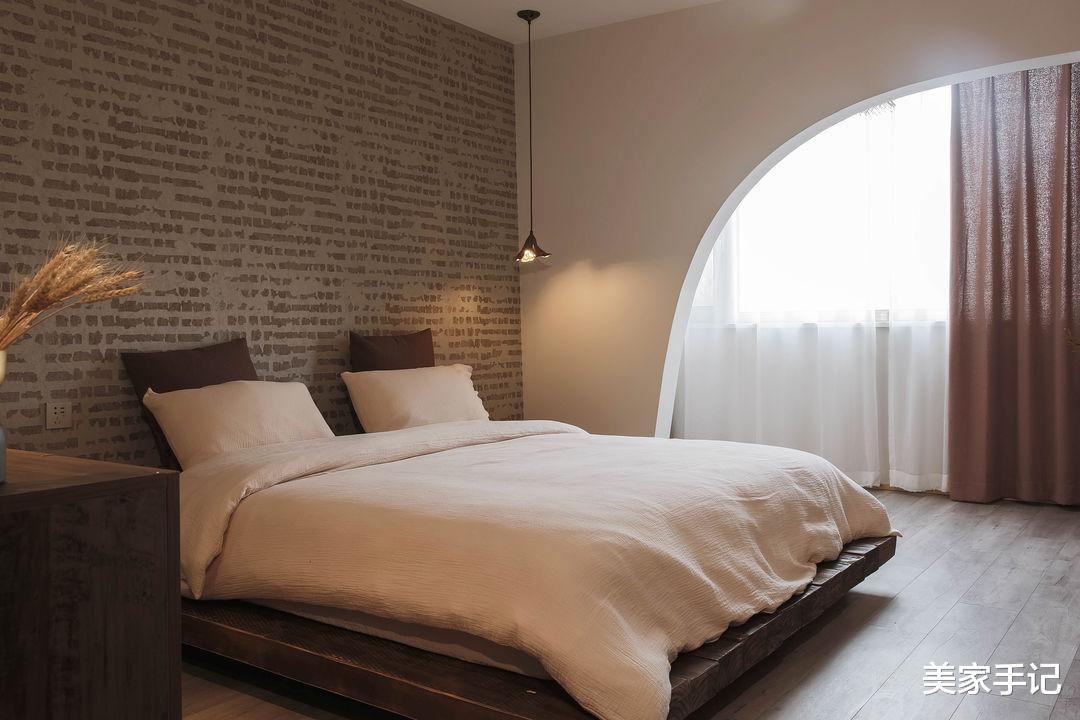 美家手记|北京夫妻140㎡的家，坚持客厅铺碎石，阳台垫高30公分，完工实用极了