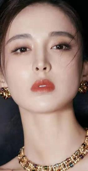 古力娜扎|6位颜值下降的明星，娜扎鼻子看不见鼻孔，古天乐内双变大双眼皮