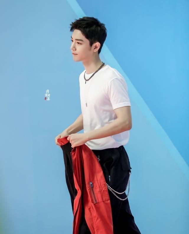 肖战|官方评选四大金曲人气王，肖战榜上有名，其余三位都是“大咖”