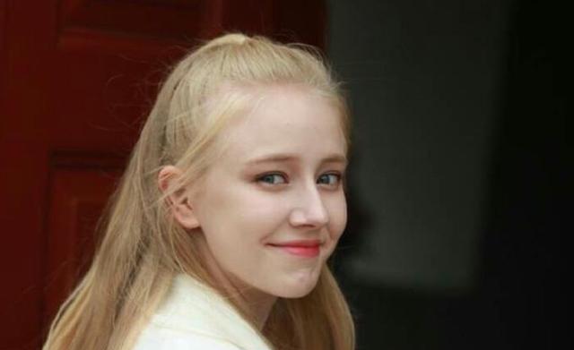 丹麦天使|还记得7年前的“丹麦天使”吗?网友:当年追成狗,如今想逃走