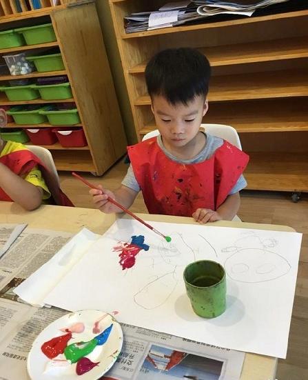 谢楠|谢楠吐槽小儿子钓鱼像?作法?，2岁吴虑留长发似女孩，性子像爹