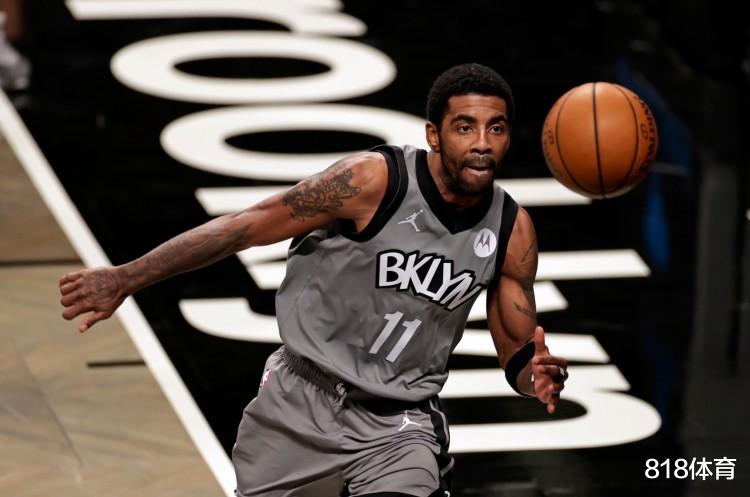 凯里·欧文|斋月没完! 欧文赛后采访先扒两大口饭: 抱歉啊! 刚打完比赛饿死哥了