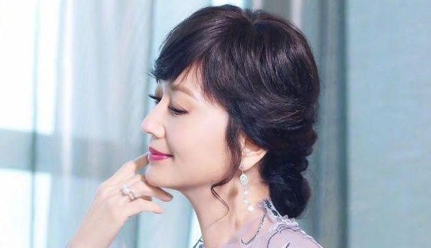 阿娇|赵雅芝首开直播庆祝68岁生日，连线叶童送上蛋糕，太贴心了！