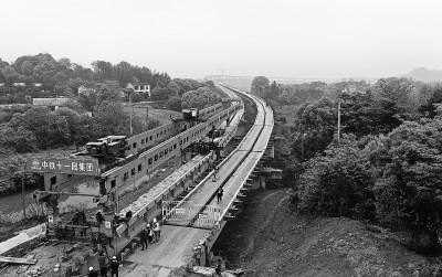 光明网视频 常益长铁路480片T梁架设全部完成