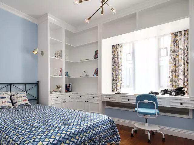 飘窗就该这样装，还能多出一个柜子，学习、收纳两不误！