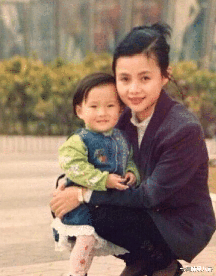 黄赌毒 郭美美，“干爹”改变了她的人生，“黄赌毒”葬送了她的青春年华