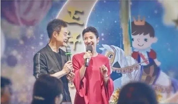 春妮|央视主持人刚强：41岁娶2婚春妮，43岁意外得子取名“刚好”