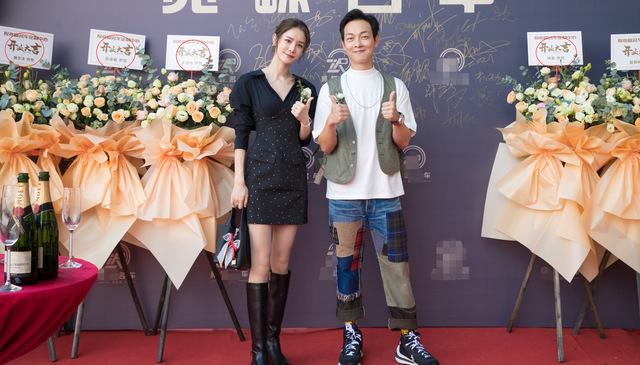 林峰|林峯忙拍戏，娇妻张馨月与梁烈唯合伙开豪车店，提三万元包仍被嘲