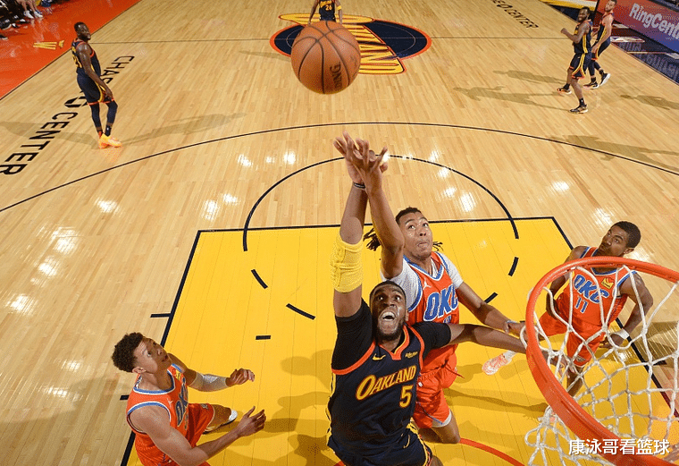 赵继伟|狂胜39分！再轰49+5库里天神下凡，一战创6大纪录，还有谁不服？