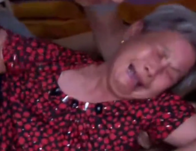 蓦然一牟 女儿突然去世,女婿立马娶新妻子,还舔着脸霸占前丈母娘的拆迁款