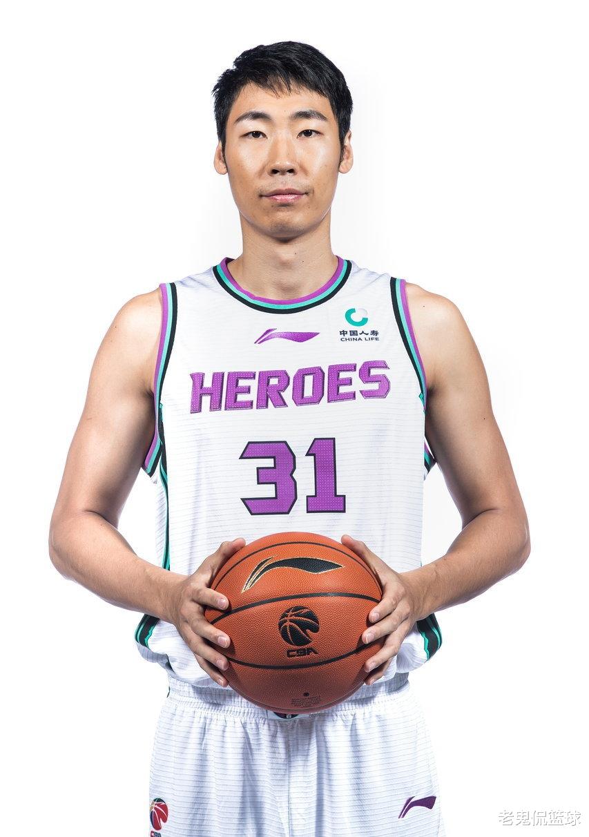 山东男篮|在山东混了2年打了7场球，巩晓彬看走眼之人离队，新东家尘埃落定