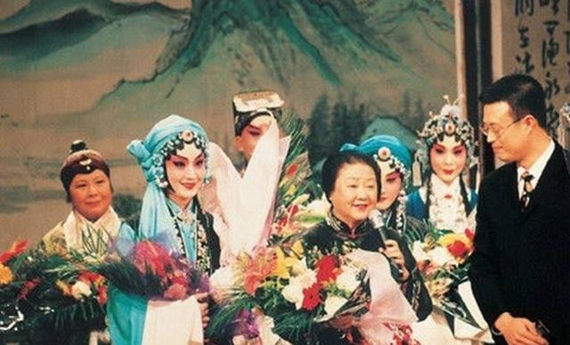 李世济|京剧名家刘桂娟曾怒斥一些人在李世济老师病榻前摆拍，这波该力挺