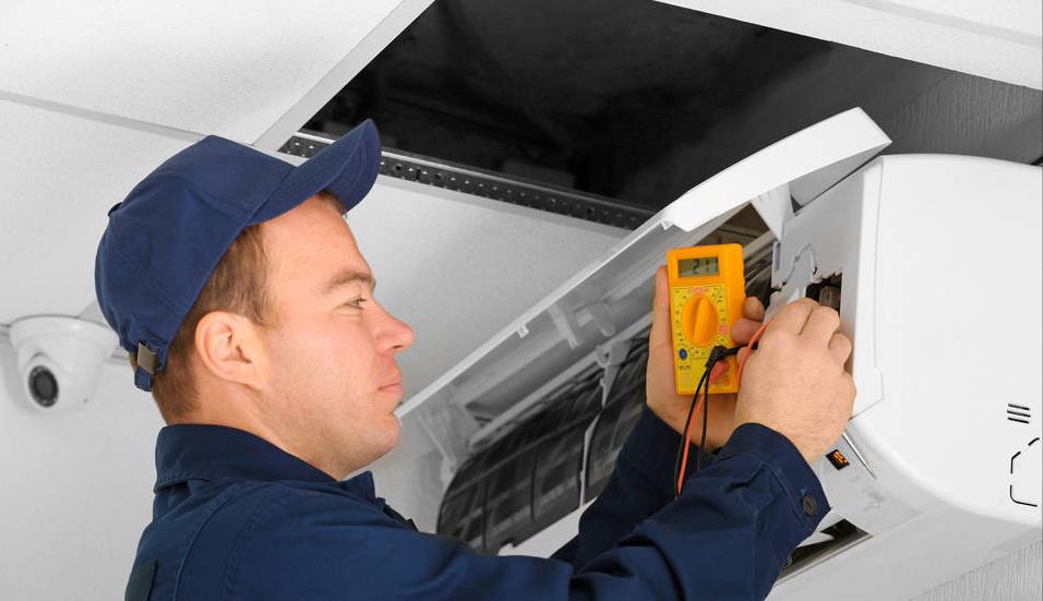 |家里一开空调就跳闸，不要盲目处理，有2种情况要区别对待