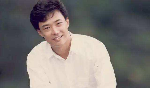 费玉清|同样是65岁的老前辈，张国立任达华都老了，他还是30岁的样子