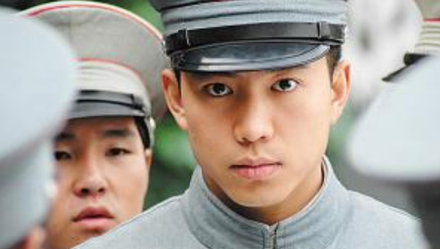 谷智鑫|谷智鑫：当红时摔成残疾，患抑郁女友坚守不弃，今儿女成双惹人羡