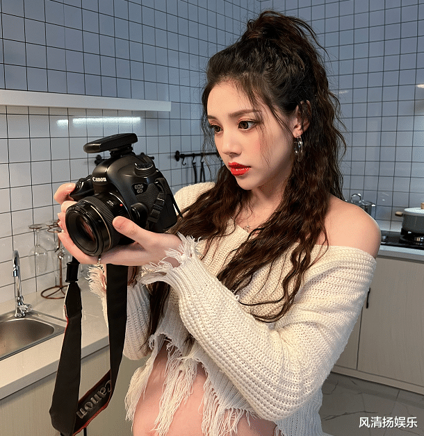 钻戒|兜儿小猪晒结婚证，婚戒被揭穿是“假的”，网友：9块9包邮？