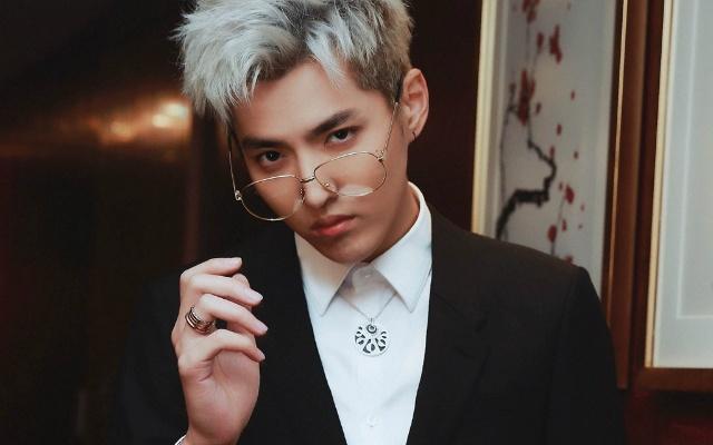 牛仔裤|归国四子现状差距大，黄子韬爱上美甲，鹿晗沦为综艺咖