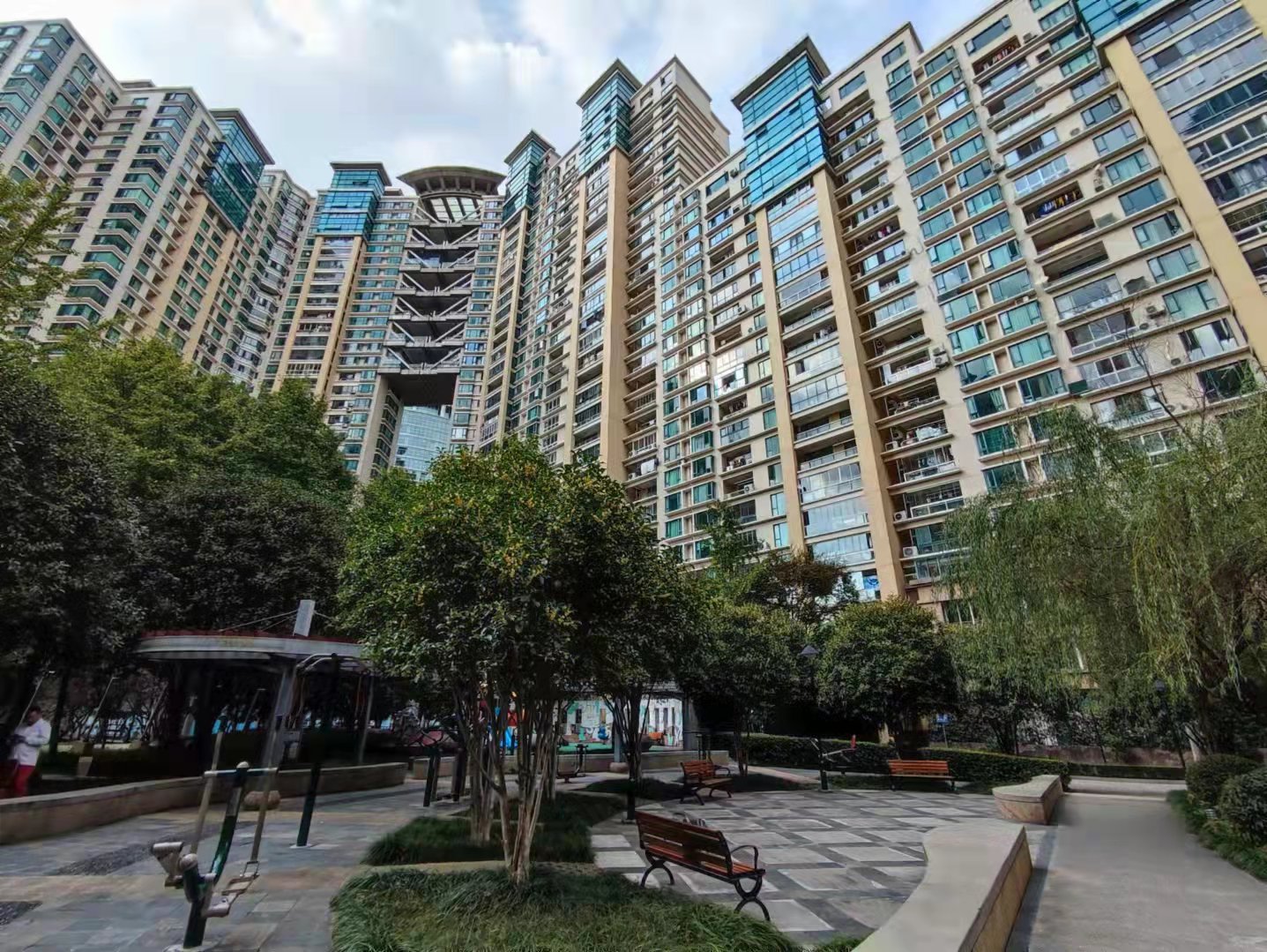 债权人|中山公园龙之梦，内环内，凯欣豪园低于市场价300万起拍。