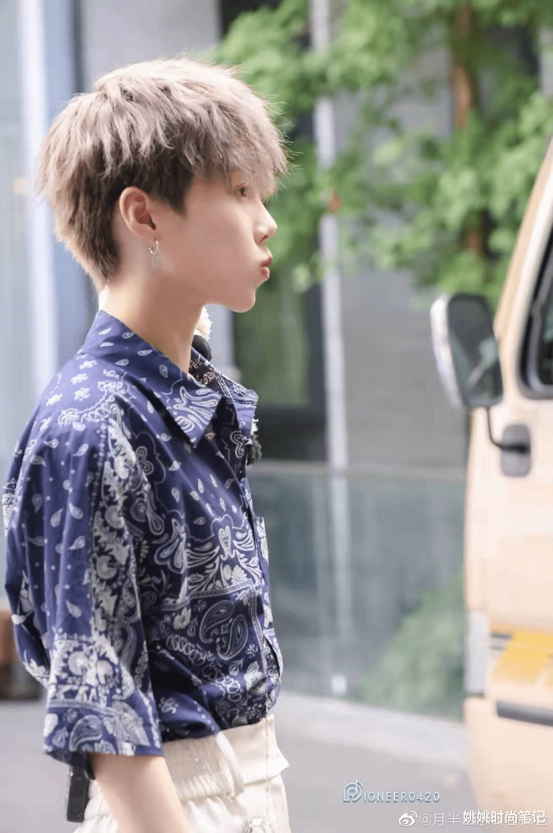 姚姚时尚笔记|刘雨昕小熊造型“爸”气十足！“鸡肋”单品5分裤，穿错土掉渣