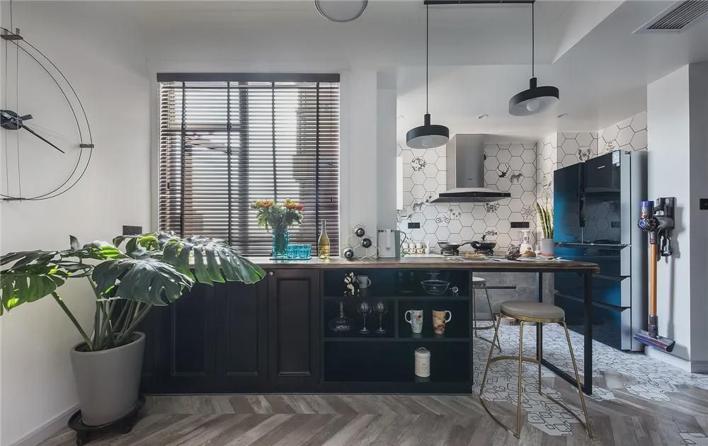 看完这几个技巧,解救喜欢开放式厨房又担心油烟的你